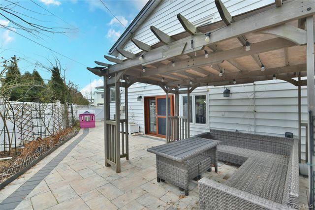 116 Nottingham Road, Manhasset Hills, NY 11040