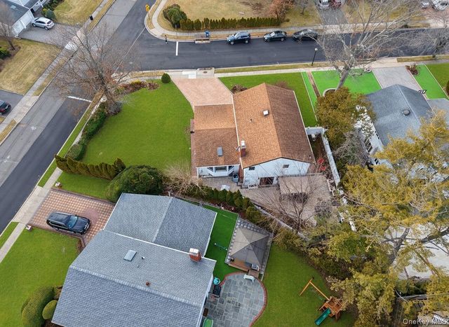 116 Nottingham Road, Manhasset Hills, NY 11040