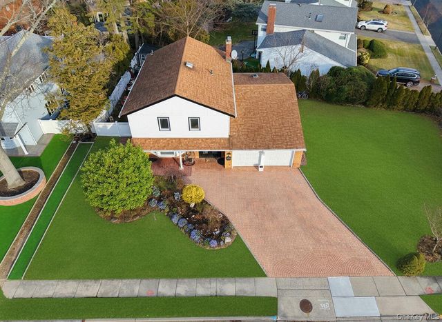 116 Nottingham Road, Manhasset Hills, NY 11040