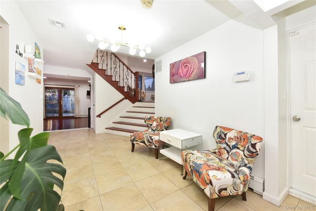 116 Nottingham Road, Manhasset Hills, NY 11040