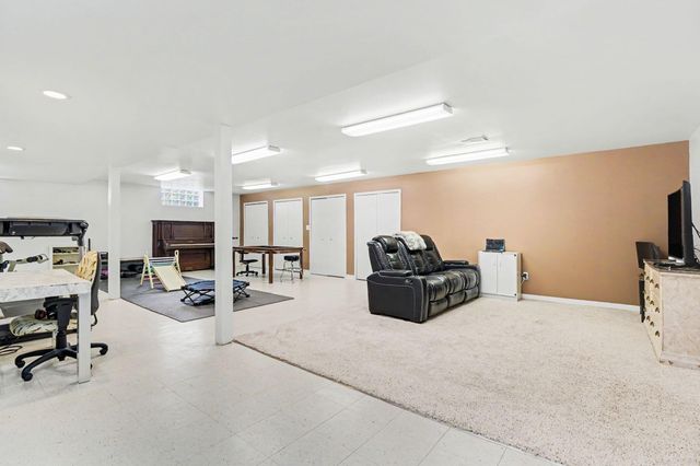 5635 Stanhope Street, West Bloomfield Twp, MI 48322