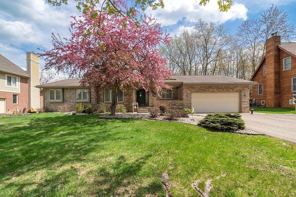 5635 Stanhope Street, West Bloomfield Twp, MI 48322