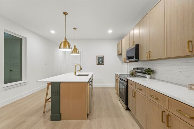 2331 Bethurum Avenue, Dallas, TX 75215