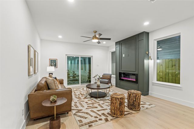 2331 Bethurum Avenue, Dallas, TX 75215