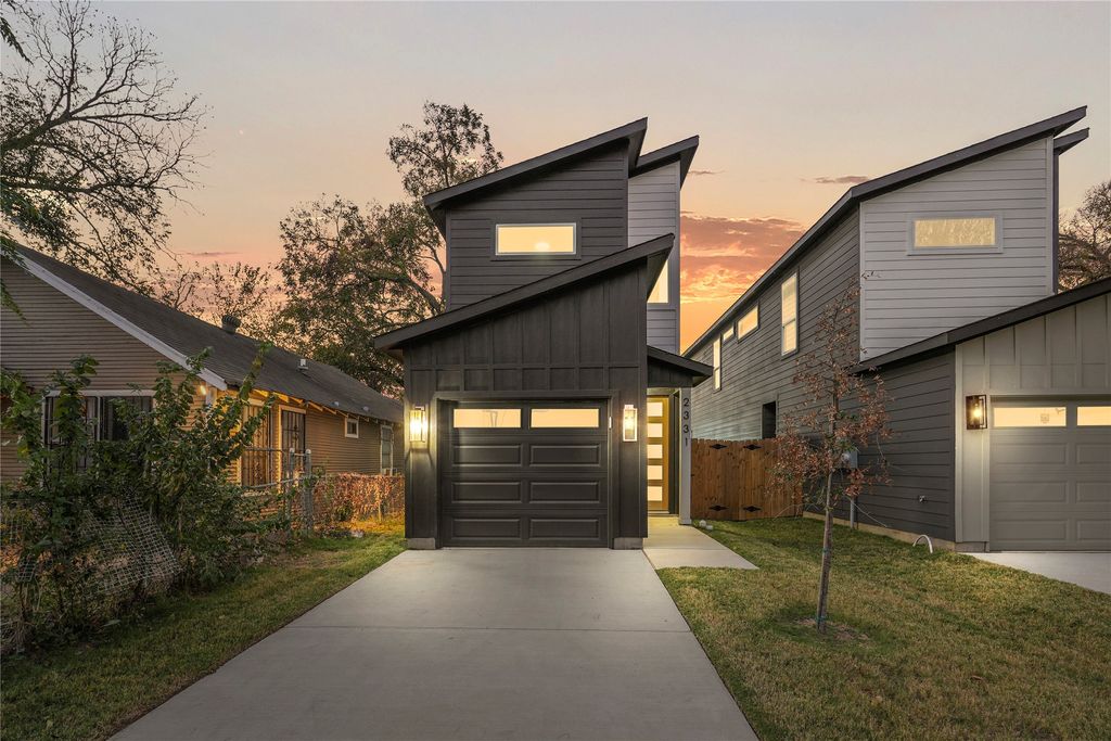 2331 Bethurum Avenue, Dallas, TX 75215