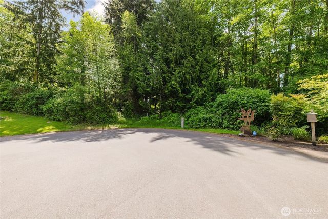 38743 Tinker Place NE, Hansville, WA 98340