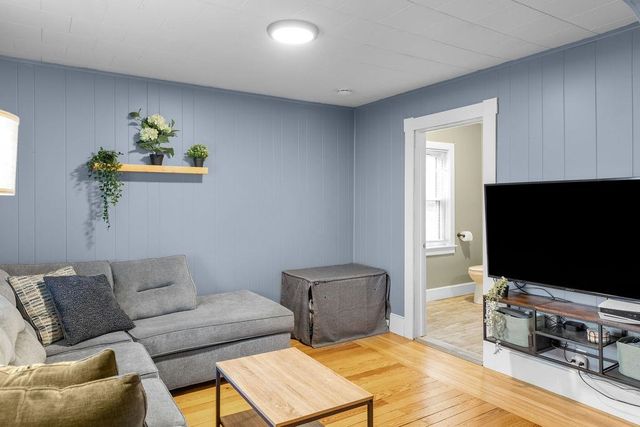 36 S Maple Street, Manchester, NH 03103