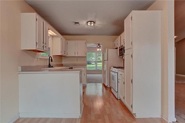 3115 Country Lake Drive, Powder Springs, GA 30127