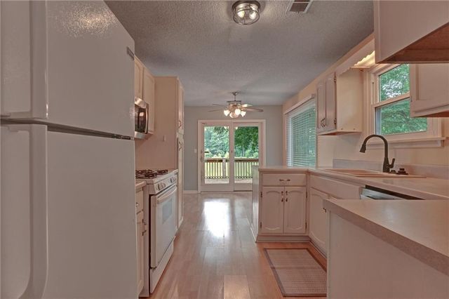 3115 Country Lake Drive, Powder Springs, GA 30127