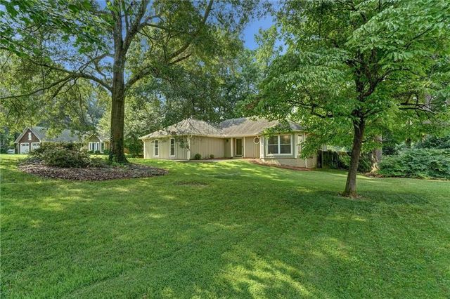 3115 Country Lake Drive, Powder Springs, GA 30127