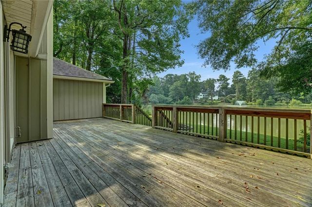 3115 Country Lake Drive, Powder Springs, GA 30127