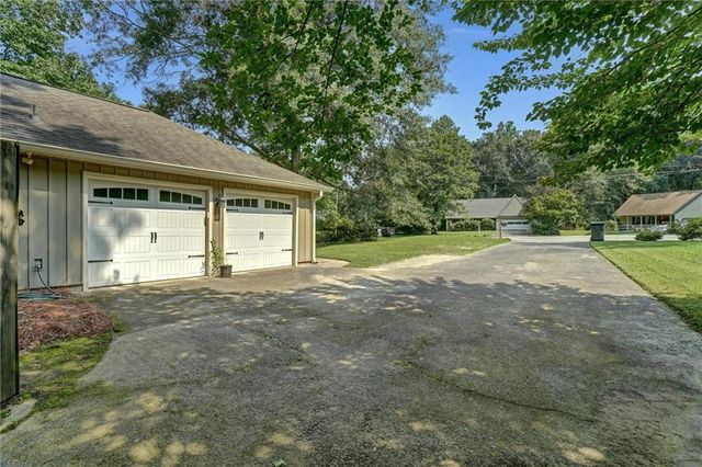 3115 Country Lake Drive, Powder Springs, GA 30127