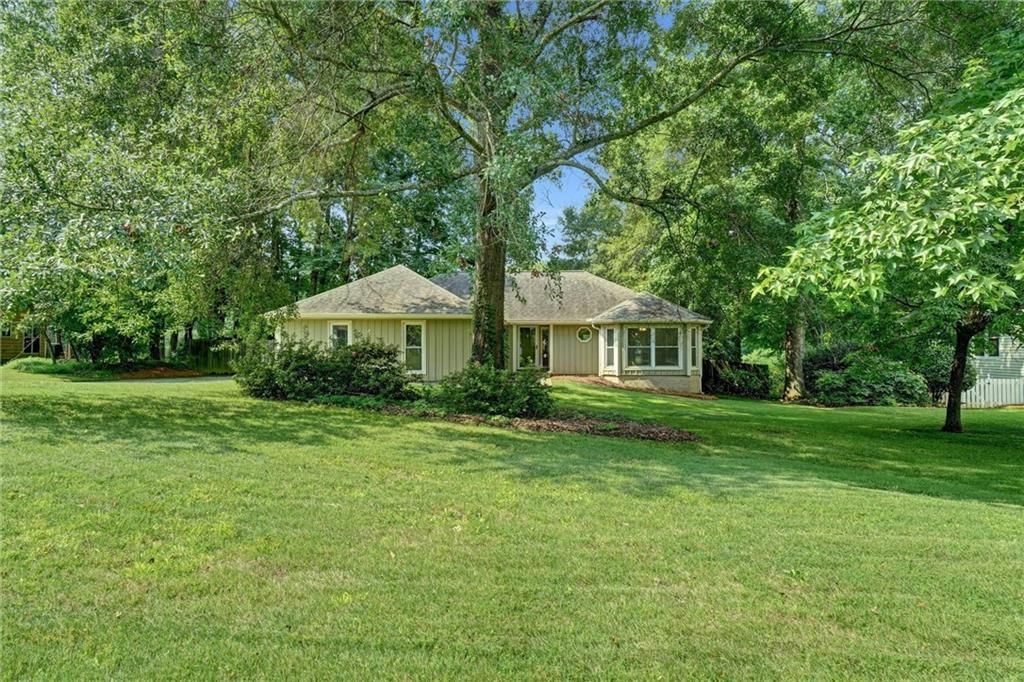 3115 Country Lake Drive, Powder Springs, GA 30127