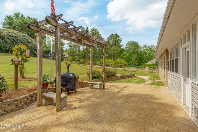 447 Browns Bridge Road, Purvis, MS 39475