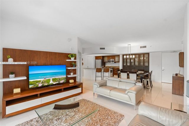 20000 E Country Club Drive 306, Aventura, FL 33180