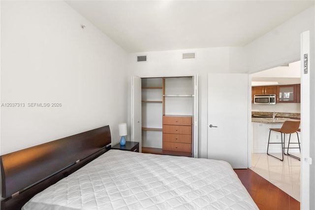 20000 E Country Club Drive 306, Aventura, FL 33180
