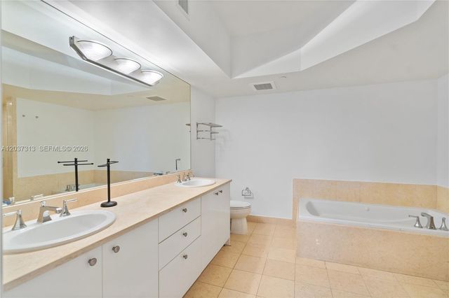 20000 E Country Club Drive 306, Aventura, FL 33180