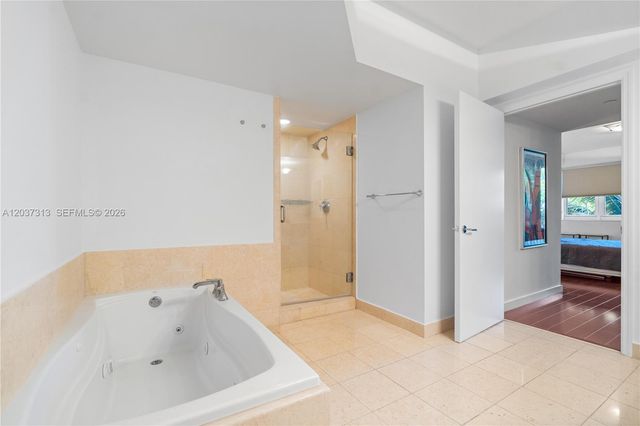 20000 E Country Club Drive 306, Aventura, FL 33180