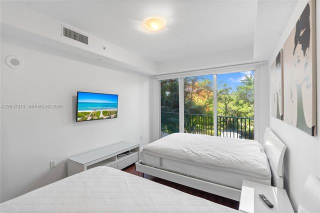 20000 E Country Club Drive 306, Aventura, FL 33180