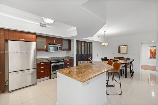 20000 E Country Club Drive 306, Aventura, FL 33180