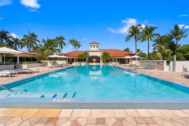20000 E Country Club Drive 306, Aventura, FL 33180