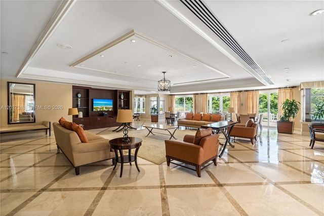 20000 E Country Club Drive 306, Aventura, FL 33180