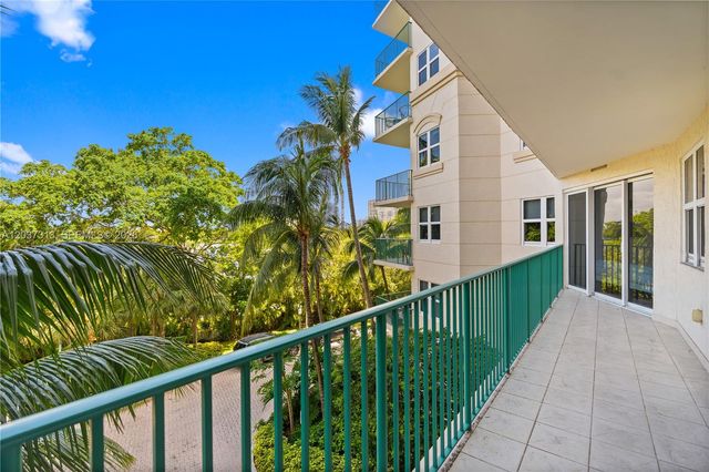 20000 E Country Club Drive 306, Aventura, FL 33180