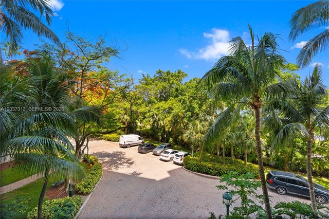20000 E Country Club Drive 306, Aventura, FL 33180