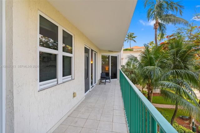 20000 E Country Club Drive 306, Aventura, FL 33180