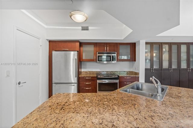 20000 E Country Club Drive 306, Aventura, FL 33180