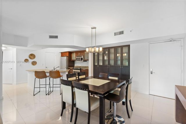 20000 E Country Club Drive 306, Aventura, FL 33180