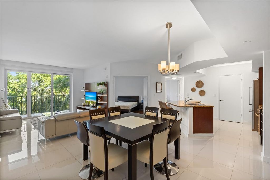 20000 E Country Club Drive 306, Aventura, FL 33180