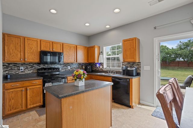 107 Castleton Circle, Boiling Springs, SC 29316