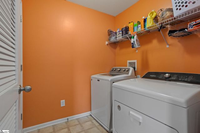 107 Castleton Circle, Boiling Springs, SC 29316