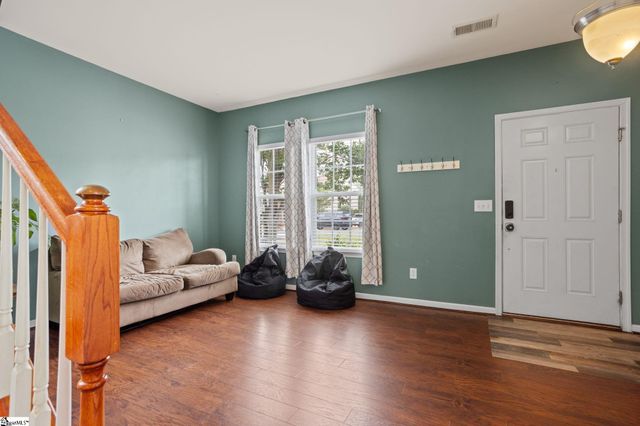 107 Castleton Circle, Boiling Springs, SC 29316