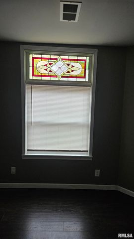 428 N MAIN Street, Lewistown, IL 61542