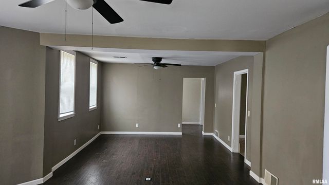 428 N MAIN Street, Lewistown, IL 61542