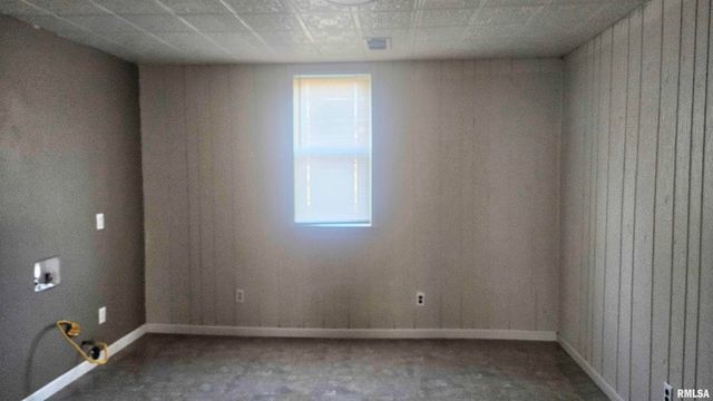 428 N MAIN Street, Lewistown, IL 61542