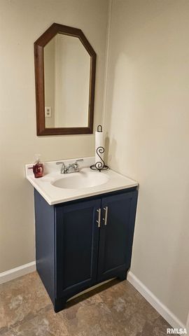 428 N MAIN Street, Lewistown, IL 61542