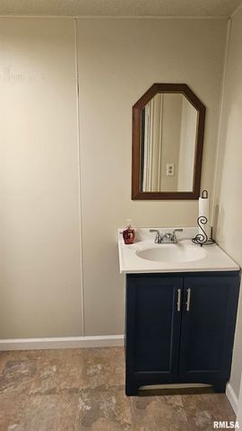 428 N MAIN Street, Lewistown, IL 61542