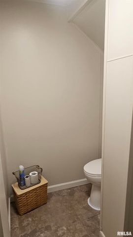 428 N MAIN Street, Lewistown, IL 61542