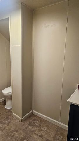 428 N MAIN Street, Lewistown, IL 61542