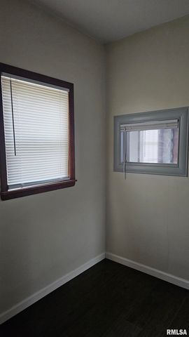 428 N MAIN Street, Lewistown, IL 61542