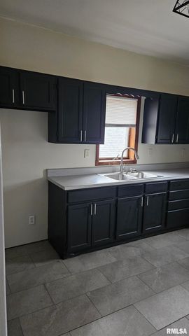 428 N MAIN Street, Lewistown, IL 61542