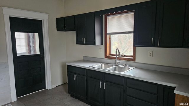 428 N MAIN Street, Lewistown, IL 61542