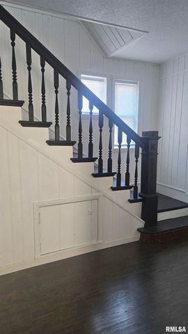 428 N MAIN Street, Lewistown, IL 61542