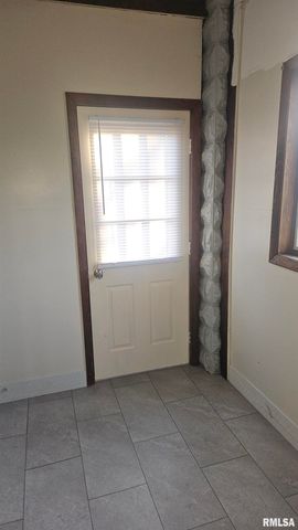 428 N MAIN Street, Lewistown, IL 61542