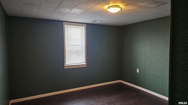 428 N MAIN Street, Lewistown, IL 61542