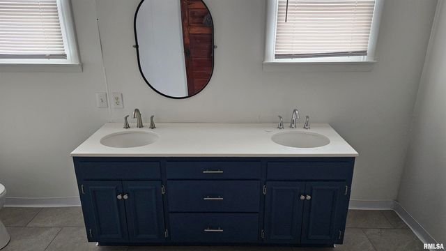 428 N MAIN Street, Lewistown, IL 61542