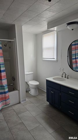 428 N MAIN Street, Lewistown, IL 61542